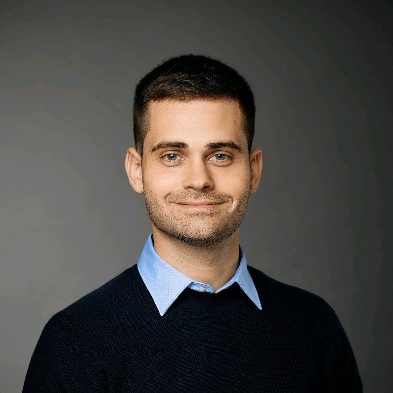 Simon Kotlerman, VP of GTM at Veezo